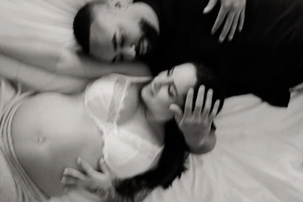 portrait intime femme enceinte Vaucluse lumière naturelle