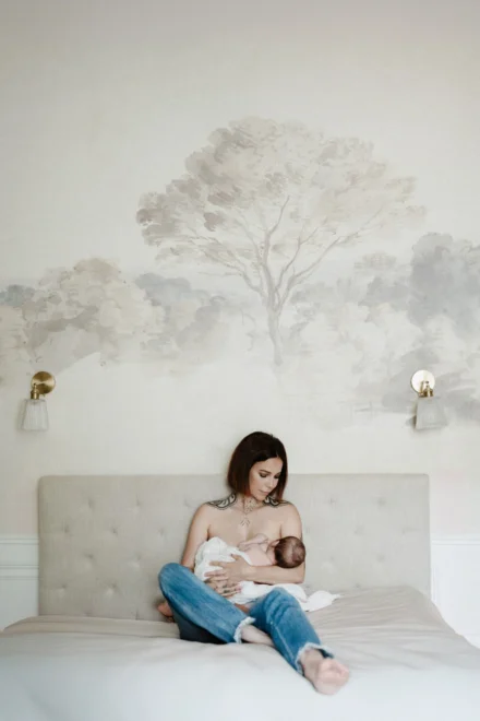 shooting photo de naissance et allaitement dans le vaucluse