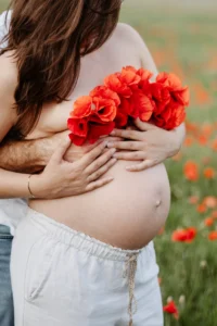 Photo de grossesse naturelle en Provence