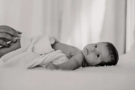 Photographe photo faire-part de naissance Suze la Rousse, Drôme